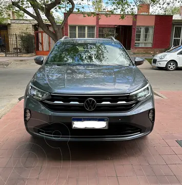 foto Volkswagen Nivus Highline 200 TSi usado (2020) color Gris Platino precio $28.900.000