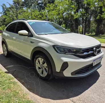 Volkswagen Nivus Comfortline 200 TSi usado (2023) color Blanco Cristal financiado en cuotas(anticipo $4.499.999)