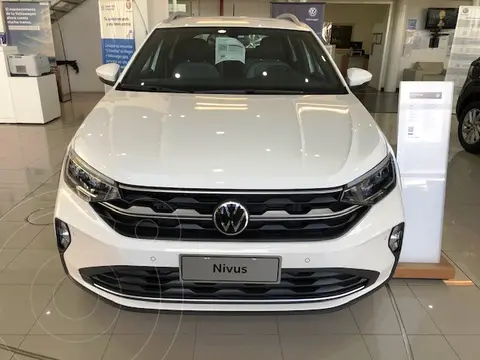 Volkswagen Nivus Comfortline 200 TSi nuevo color Blanco financiado en cuotas(anticipo $3.000.000 cuotas desde $185.000)