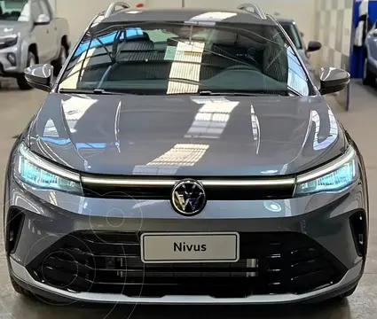 OfertaVolkswagen Nivus Highline 200 TSi nuevo color Gris Platino precio $38.250.000