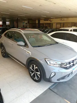 Volkswagen Nivus Highline 200 TSi usado (2020) color Gris Platino precio $29.000.000