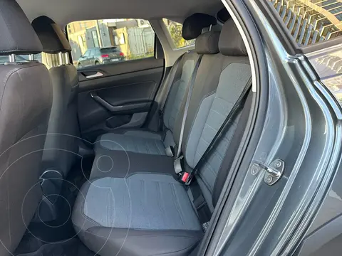 Volkswagen Nivus Trendline 200 TSi usado (2024) color Gris Platino financiado en cuotas(anticipo $6.000.000)