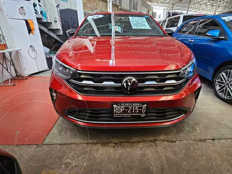 Volkswagen Nivus Highline usado (2024) color Rojo Cobrizo precio $379,000