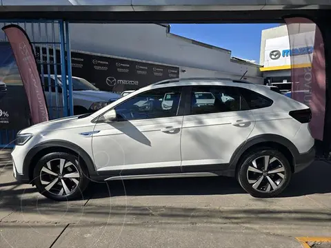 Volkswagen Nivus Highline usado (2023) color Blanco financiado en mensualidades(enganche $84,024 mensualidades desde $9,706)