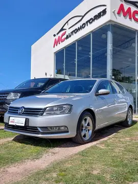 Volkswagen Passat 2.0 TSi Advance DSG usado (2013) color Gris precio u$s10.900