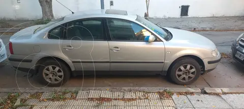 Volkswagen Passat 1.8 Turbo usado (2000) color Gris Plata  precio u$s7.000