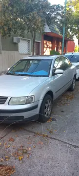 Volkswagen Passat 1.8 Turbo usado (2000) color Gris Plata  precio u$s4.500