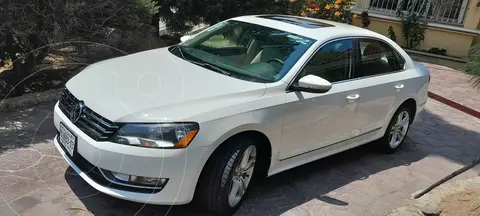 Volkswagen Passat DSG V6 usado (2012) color Blanco precio $179,000