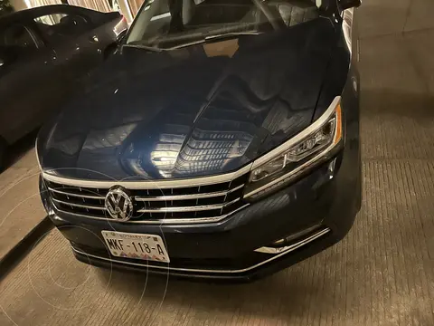 Volkswagen Passat 3.6L V6 FSI usado (2018) color Azul Metalizado precio $315,000