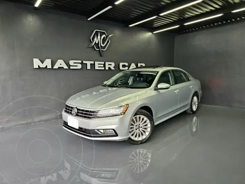 Volkswagen Passat Tiptronic Highline usado (2016) color plateado precio $208,000