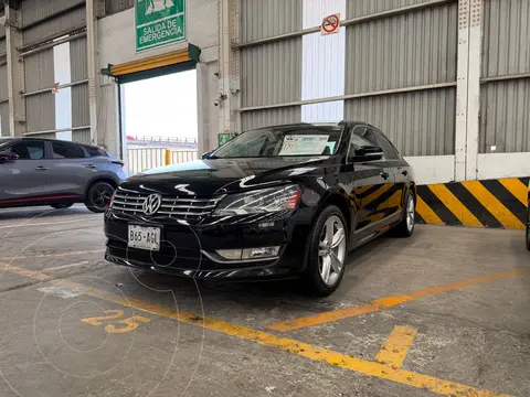 Volkswagen Passat DSG V6 usado (2014) color Negro Profundo precio $179,000