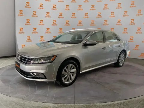 Volkswagen Passat Tiptronic Highline usado (2018) color Plata financiado en mensualidades(enganche $82,250 mensualidades desde $6,066)