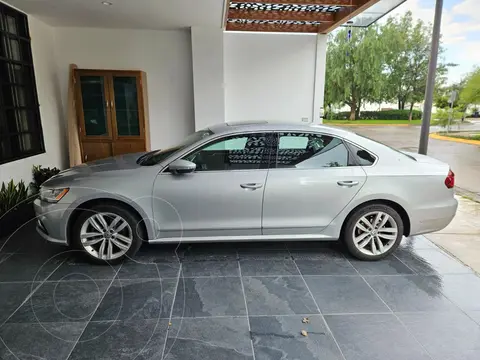 Volkswagen Passat DSG V6 usado (2018) color Plata Reflex precio $365,000