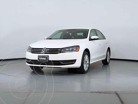 Volkswagen Passat Version usado (2014) color Blanco precio $203,999