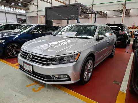 Volkswagen Passat Tiptronic Highline usado (2019) color Plata Reflex financiado en mensualidades(enganche $77,000 mensualidades desde $7,000)