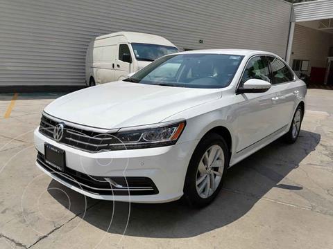 foto Volkswagen Passat Tiptronic Highline usado (2019) color Blanco precio $370,000