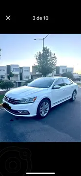 Volkswagen Passat DSG V6 usado (2018) color Blanco precio $260,000