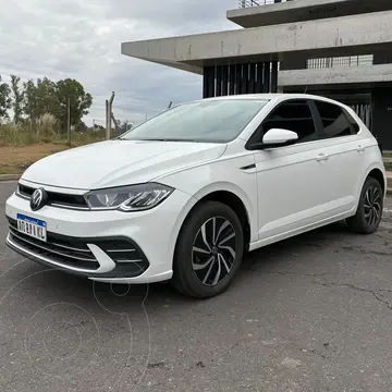 Volkswagen Polo 5P 1.0L Highline 170 TSi usado (2024) color Blanco Cristal financiado en cuotas(anticipo $4.999.999)
