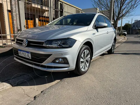 Volkswagen Polo 5P Highline Aut usado (2022) color Plata precio $24.900.000