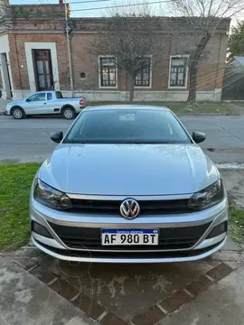 Volkswagen Polo 5P Trendline usado (2023) color Gris Platino financiado en cuotas(anticipo $6.999.999)