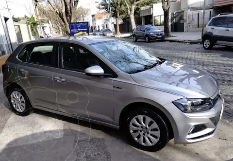 Volkswagen Polo 5P Highline usado (2019) color Gris financiado en cuotas(anticipo $4.500.000 cuotas desde $250.000)