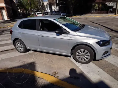 Volkswagen Polo 5P Trendline usado (2023) color Gris Platino financiado en cuotas(anticipo $5.000.000)