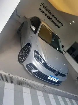 Volkswagen Polo 5P 1.0L Highline 170 TSi usado (2024) color Gris Platino financiado en cuotas(anticipo $5.000.000)