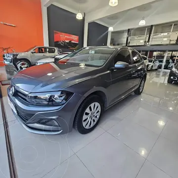 Volkswagen Polo 5P Trendline usado (2018) color Gris precio $17.500.000