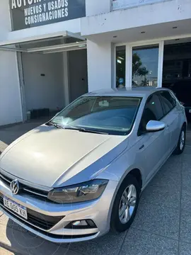 Volkswagen Polo 5P Comfortline usado (2019) color Gris financiado en cuotas(anticipo $1.600.000 cuotas desde $225.000)