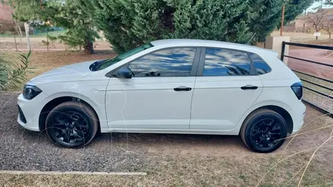 Volkswagen Polo 5P Trendline usado (2024) color Plata financiado en cuotas(anticipo $4.999.999)