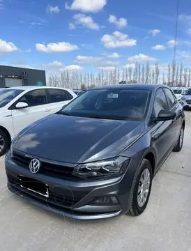 Volkswagen Polo 5P Trendline usado (2022) color Gris financiado en cuotas(anticipo $3.000.000 cuotas desde $300.000)