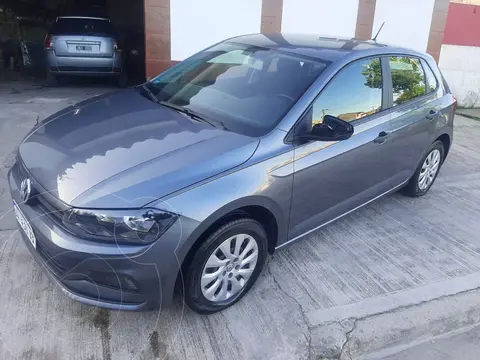 Volkswagen Polo 5P Trendline usado (2022) color Gris financiado en cuotas(anticipo $1.000.000 cuotas desde $215.000)