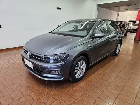 Volkswagen Polo 5P Comfortline usado (2020) color Gris financiado en cuotas(anticipo $4.000.000)