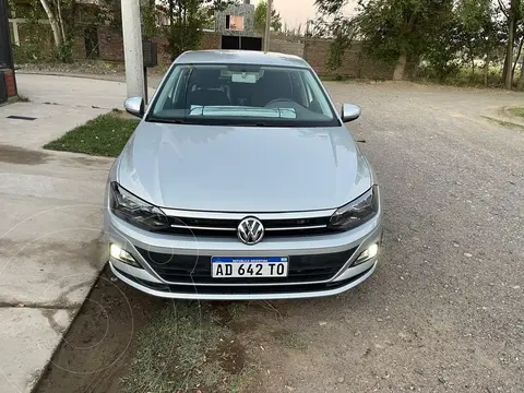 Volkswagen Polo 5P Comfortline usado (2019) color Gris financiado en cuotas(anticipo $1.600.000 cuotas desde $225.000)