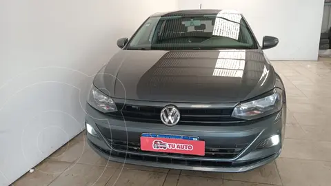 Volkswagen Polo 5P Trendline usado (2018) color Gris precio $14.800.000