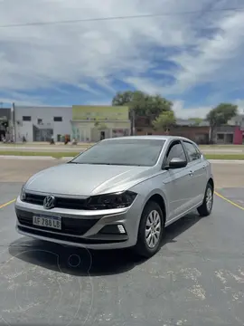 Volkswagen Polo 5P Trendline usado (2024) color Gris Platino financiado en cuotas(anticipo $6.999.999)