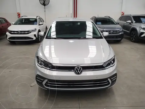 OfertaVolkswagen Polo 5P 1.0L Highline 170 TSi nuevo color Blanco Cristal precio $36.000.000