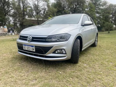 foto Volkswagen Polo 5P Highline Aut usado (2020) color Gris Platinium precio $21.000.000