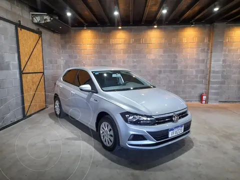 Volkswagen Polo 5P Trendline usado (2018) color Plata precio $20.500.000