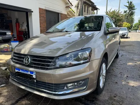 Volkswagen Polo 5P Comfort Plus Aut usado (2016) color Bronce financiado en cuotas(anticipo $1.100.000 cuotas desde $300.000)