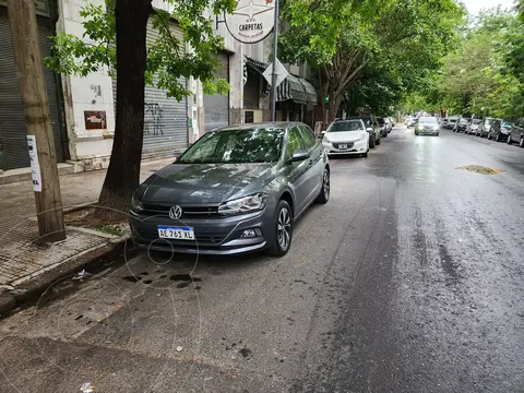 Volkswagen Polo 5P Highline usado (2021) color Gris financiado en cuotas(anticipo $2.500.000 cuotas desde $250.000)