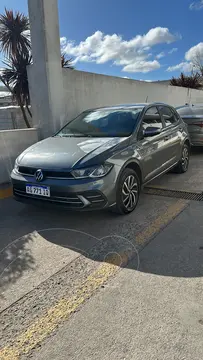 Volkswagen Polo 5P 1.0L Highline 170 TSi usado (2024) color Gris precio $34.000.000