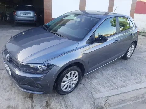 Volkswagen Polo 5P Trendline usado (2022) color Plata Tungsteno financiado en cuotas(anticipo $3.500.000)