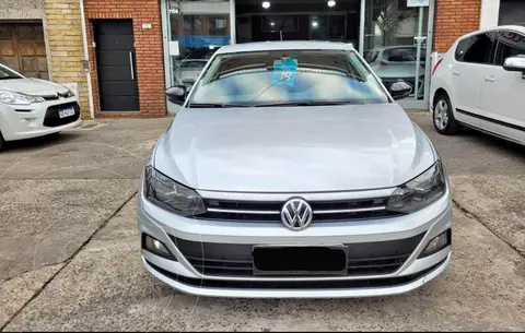 Volkswagen Polo 5P Comfortline usado (2020) color Gris Platinium financiado en cuotas(anticipo $2.500.000 cuotas desde $300.000)