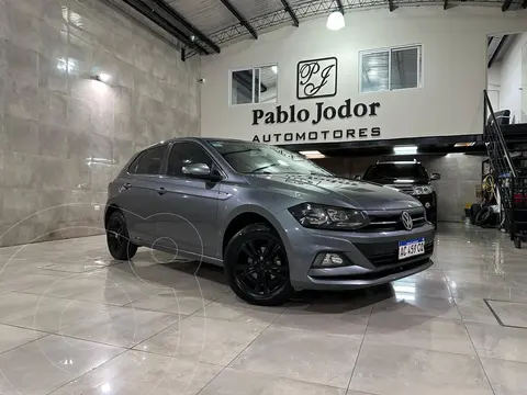 Volkswagen Polo 5P Comfortline usado (2018) color Gris precio u$s15.000