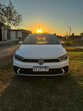 Volkswagen Polo 5P 1.6L Comfortline usado (2024) color Blanco Cristal financiado en cuotas(anticipo $4.000.000)