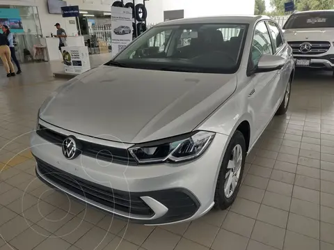 Volkswagen Polo Hatchback Comfortline usado (2024) color Plata precio $338,000