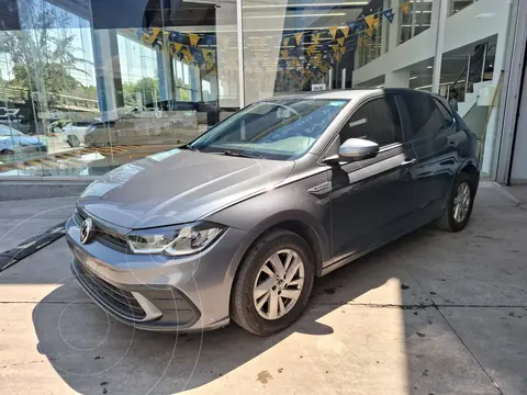 Volkswagen Polo Hatchback Comfortline usado (2024) color Gris precio $300,000