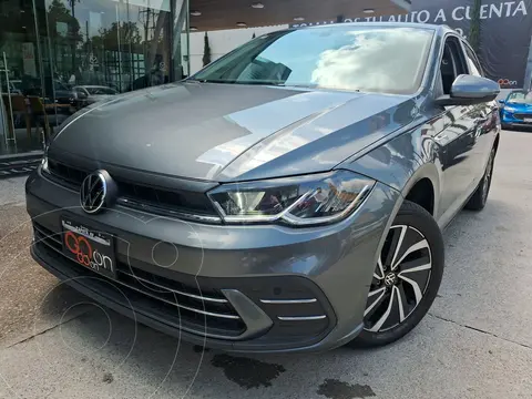 Volkswagen Polo Hatchback Highline usado (2024) color Gris financiado en mensualidades(enganche $110,090 mensualidades desde $8,419)