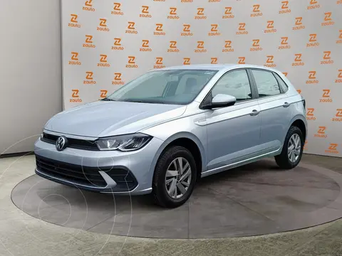 Volkswagen Polo Hatchback 1.2L TSI Aut usado (2024) color Plata financiado en mensualidades(enganche $80,300 mensualidades desde $9,056)